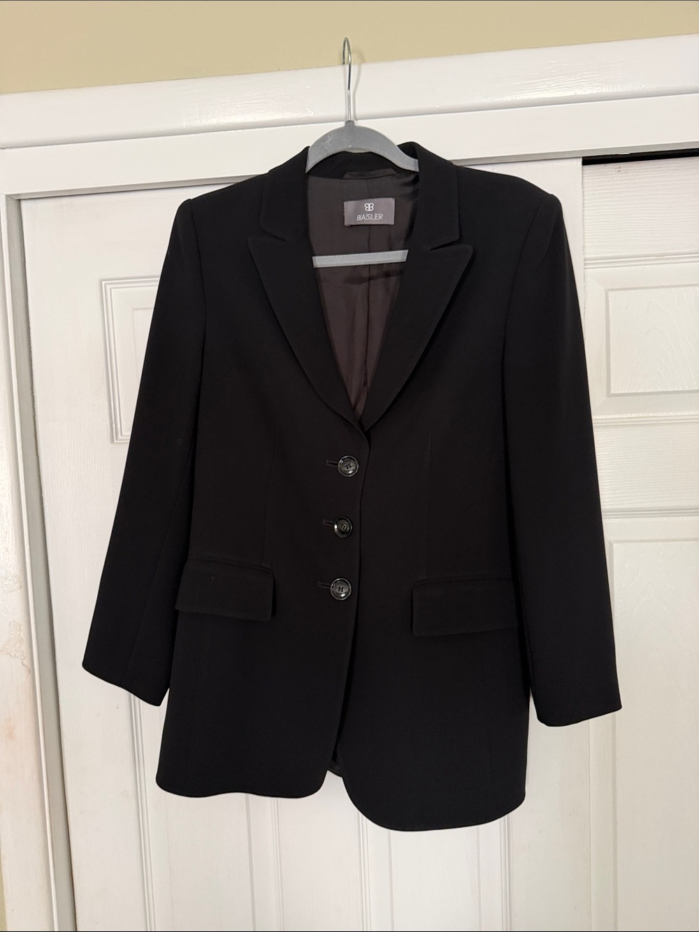 Basler Black Tailored Women's Blazer with Notch Lapel